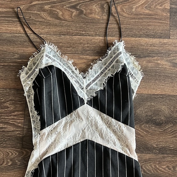 Vatanika Dress - Picture 3 of 7